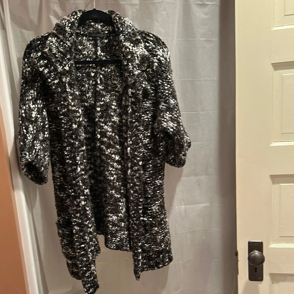 Women's Black and White Knit Sweater Preswick & Moore Size XL